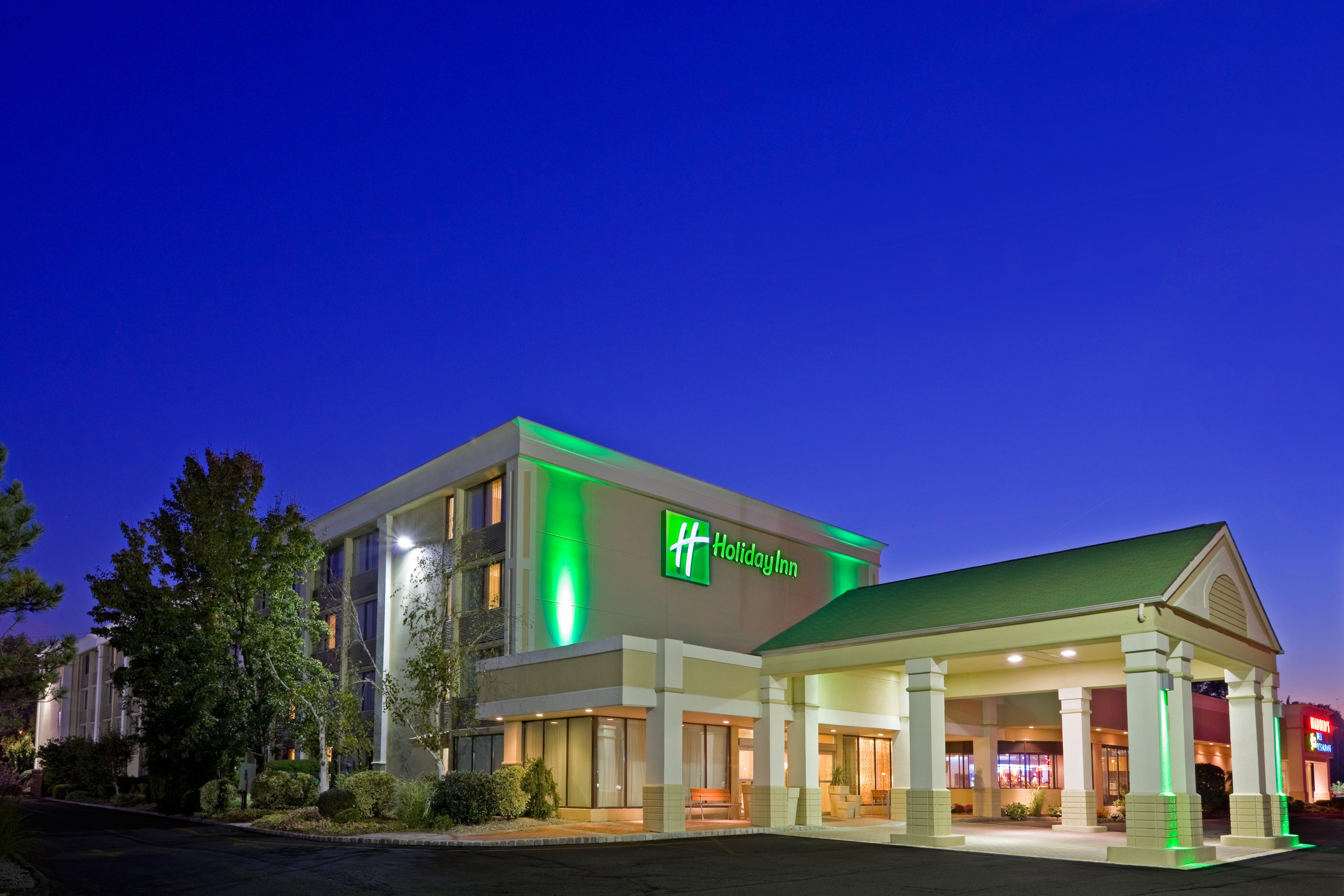 Holiday Inn & Suites Parsippany Fairfield By Ihg Exterior photo