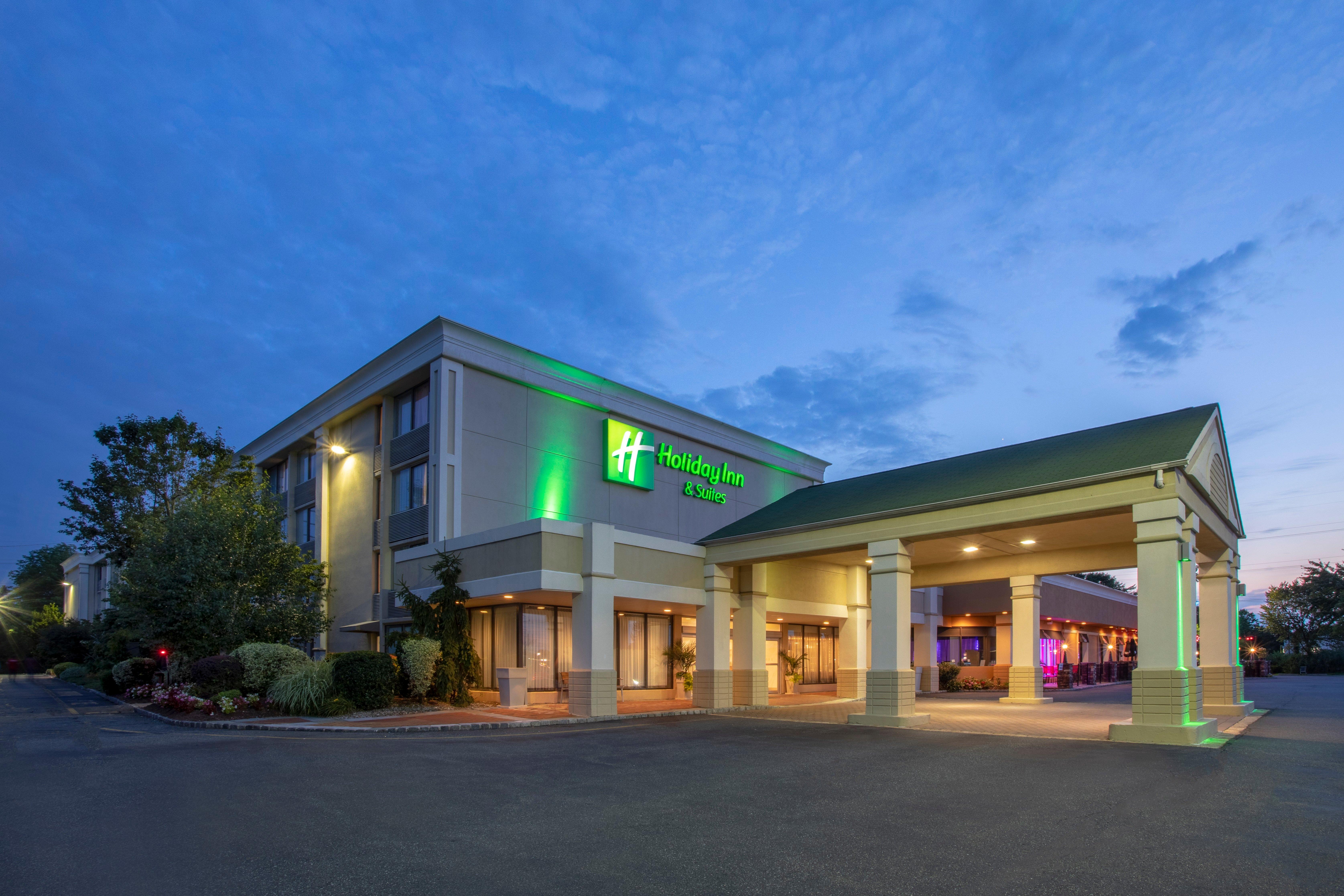 Holiday Inn & Suites Parsippany Fairfield By Ihg Exterior photo