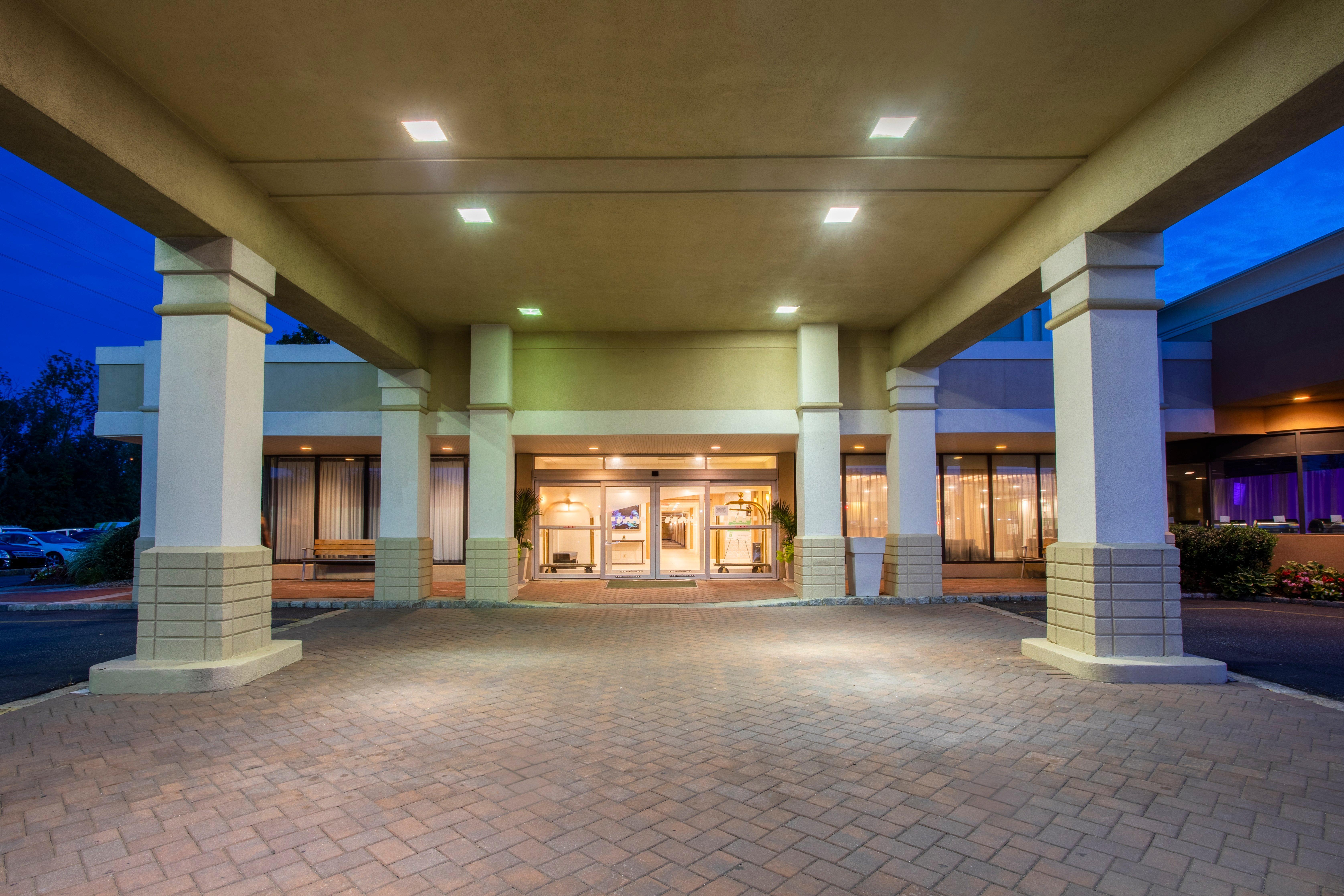 Holiday Inn & Suites Parsippany Fairfield By Ihg Exterior photo