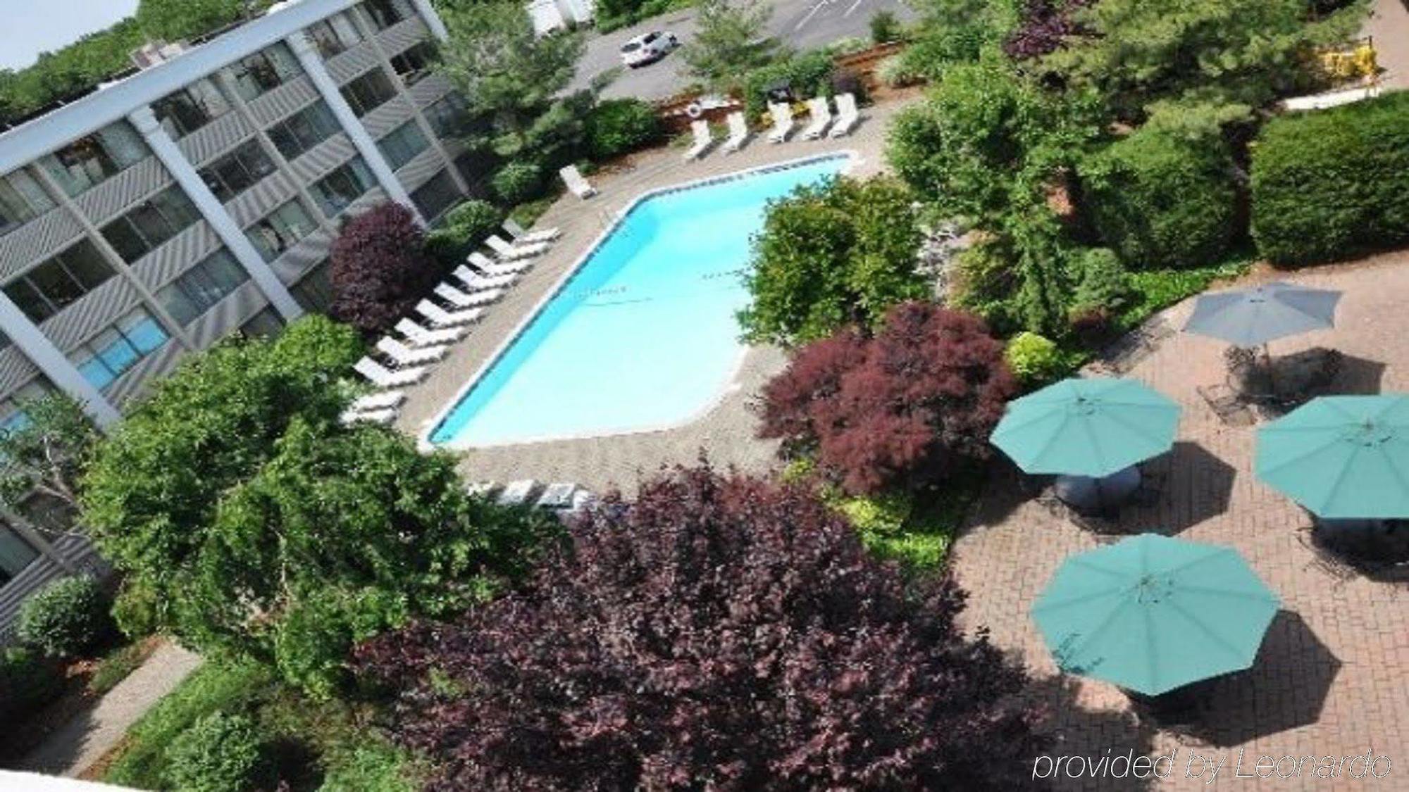 Holiday Inn & Suites Parsippany Fairfield By Ihg Exterior photo