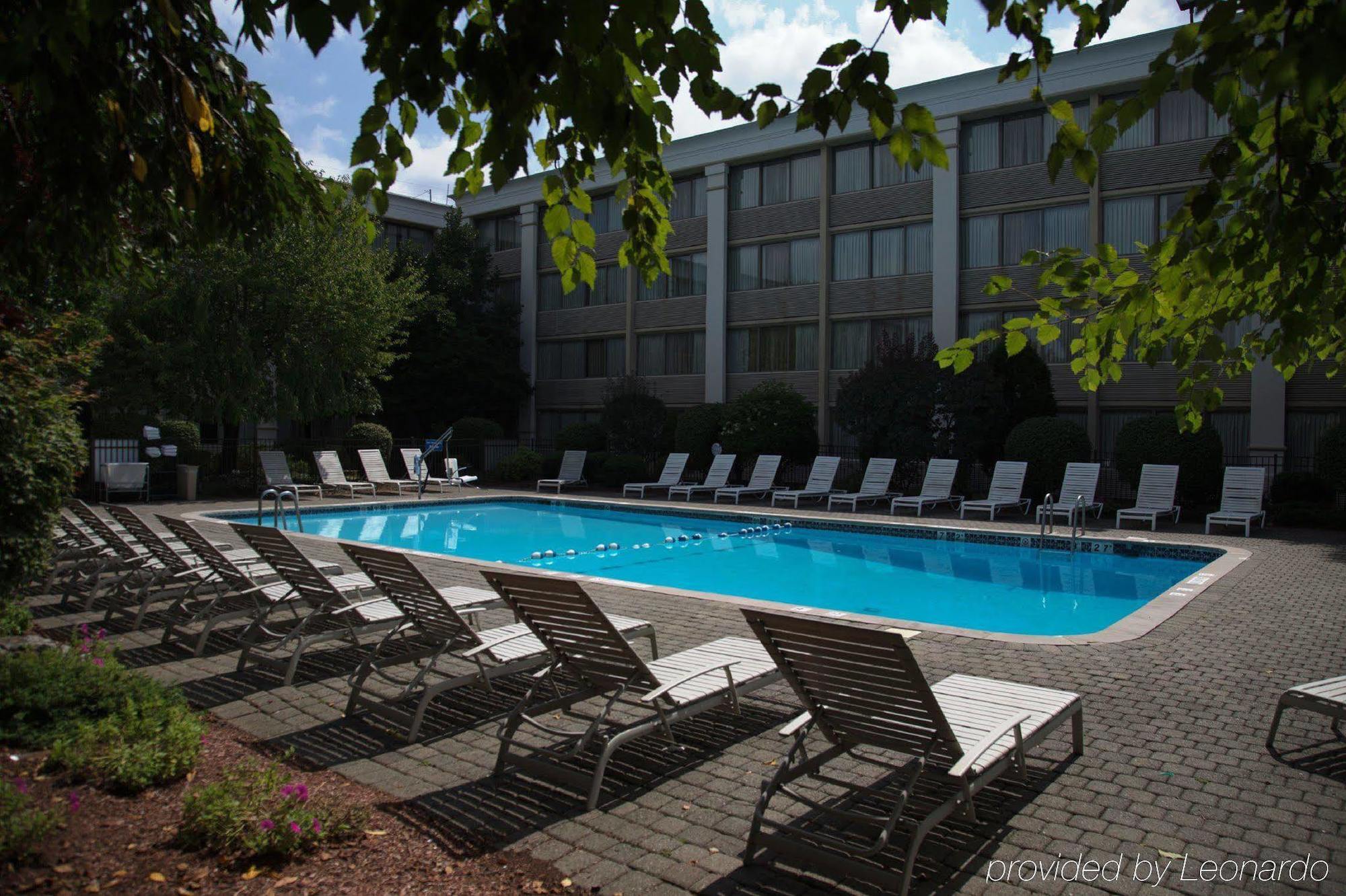 Holiday Inn & Suites Parsippany Fairfield By Ihg Exterior photo